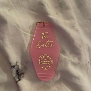 TRI DELTA PINK RETRO KEYCHAIN